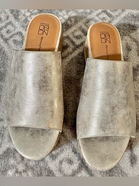 No Boundaries Cork Wedge Platforms Size 8